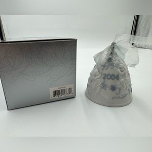 2004 Lladro Christmas bell in mint/new condition with original box.